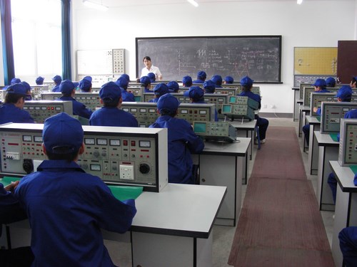 中國洛陽一拖技師學院有哪些優勢？